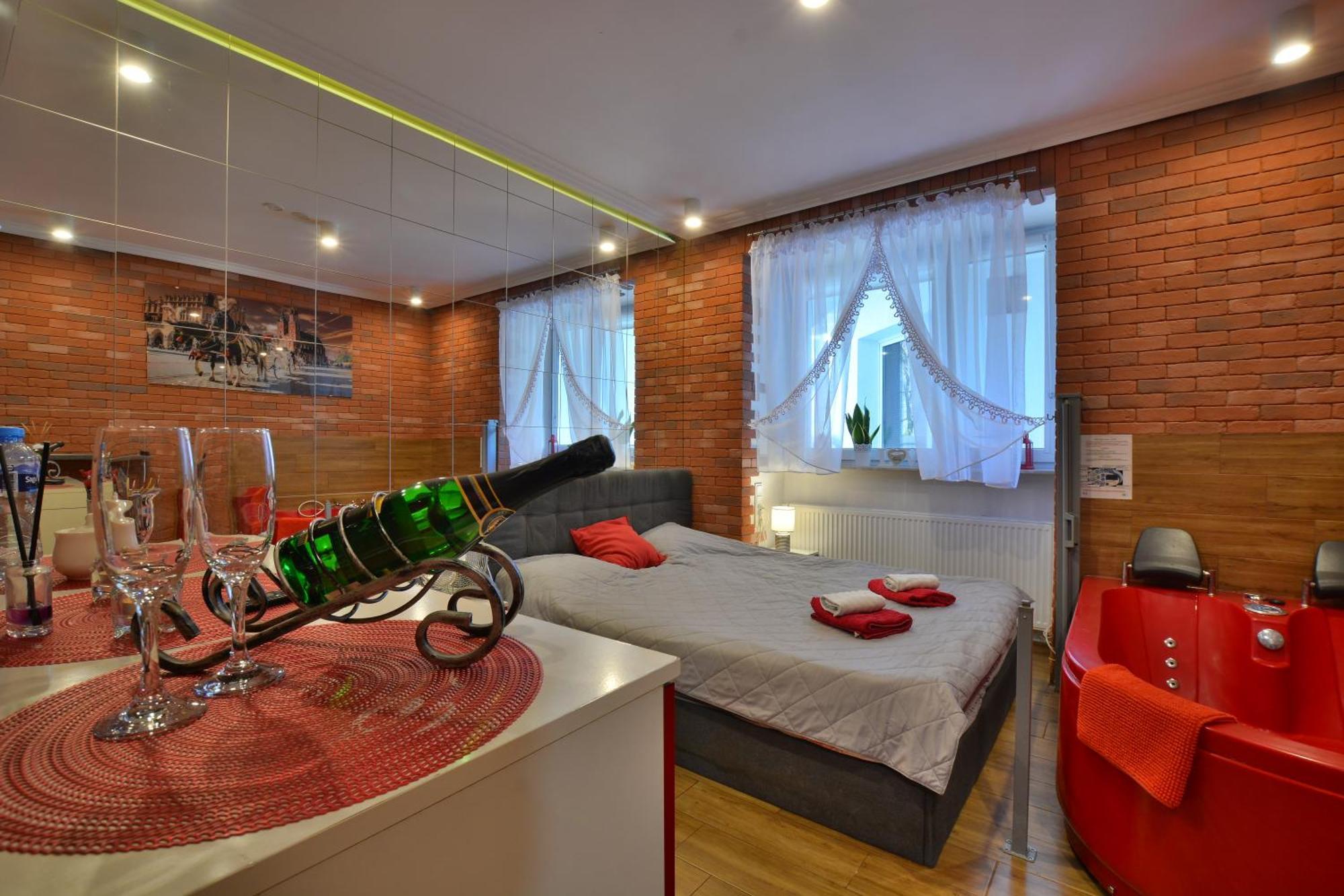 Jacuzzi Apartments - Red Krasków Exterior foto
